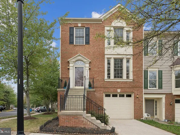 25368 Herring Creek Dr, Chantilly, VA 20152