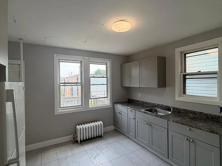 95 Heberton Ave #H — Photo 1