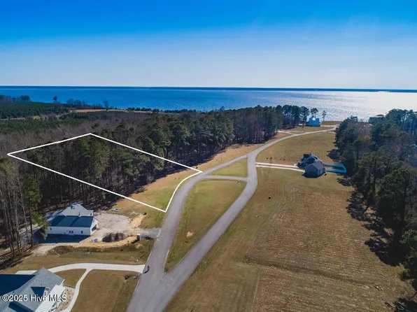 251 S Brightleaf Drive, Minnesott Beach, NC 28510