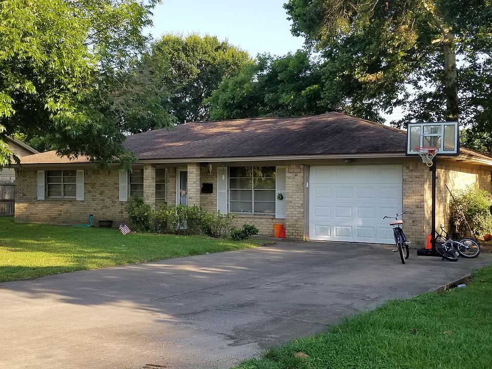 1st image of 1000 Loggins Dr
