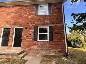 170 Spring Circle Dr, Berea, KY