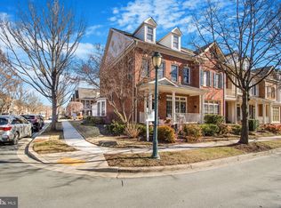 814 Oak Knoll Ter, Rockville, MD