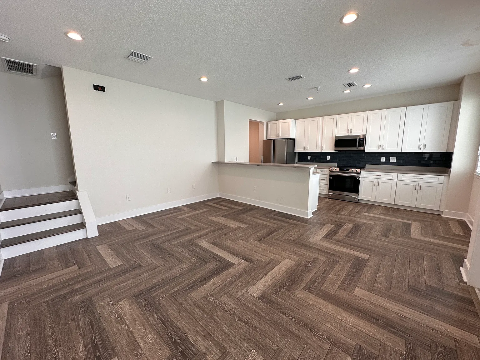 2 bed, 2.5 bath, 1190 sqft, $3,295 — Photo 3
