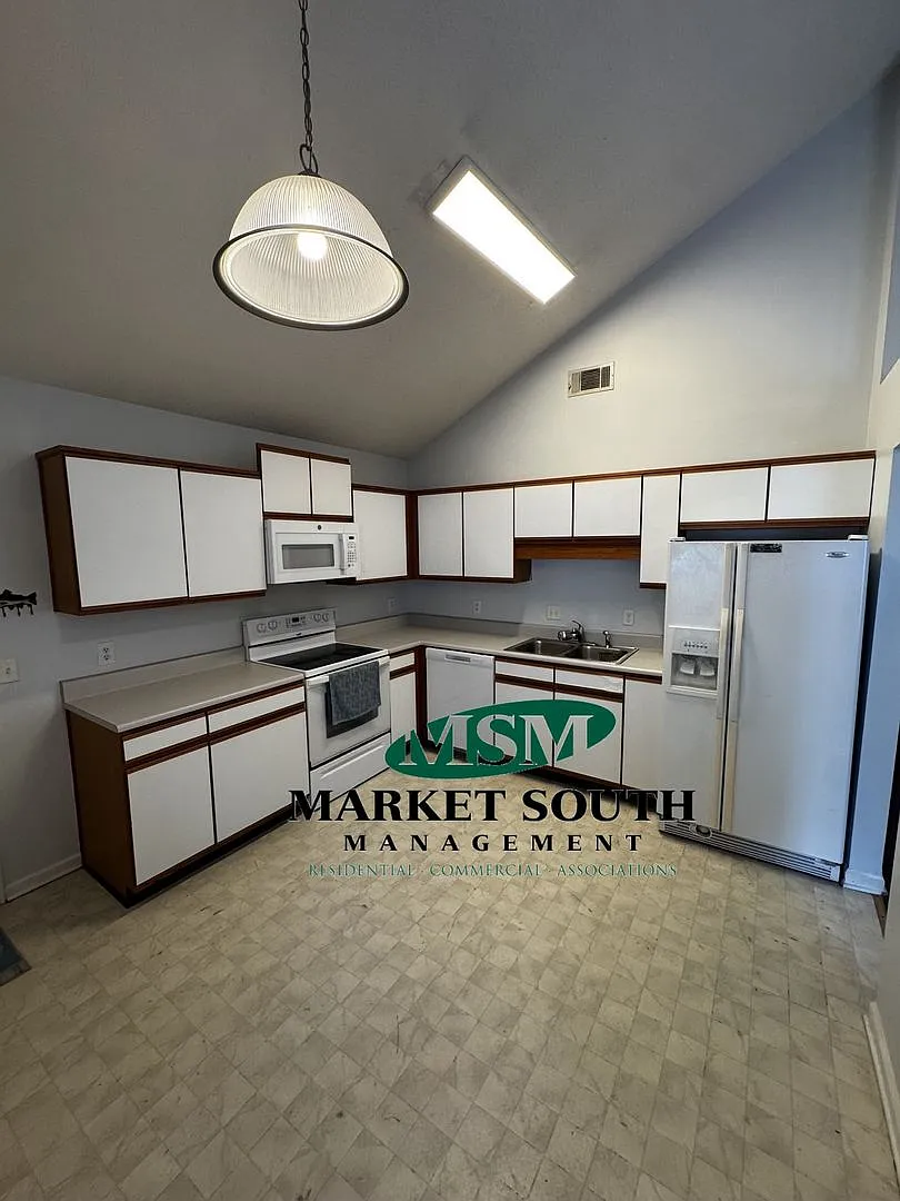 Great Home In Georgetown! Available Asap — Photo 2