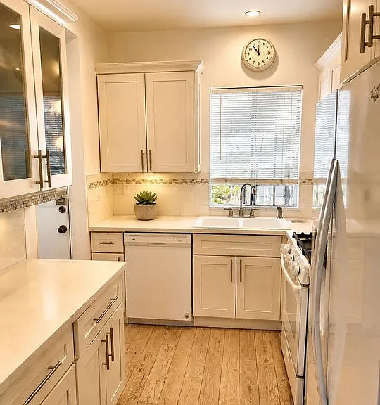10800 Peach Grove St #5 — Photo 5