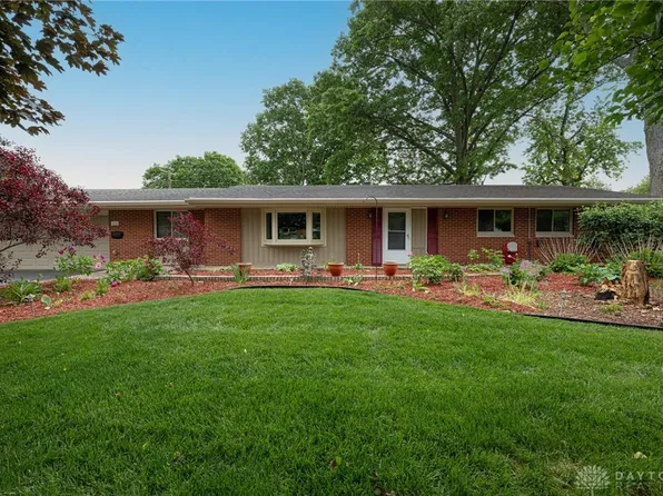 2444 Tennyson Dr, Bellbrook, OH 45305