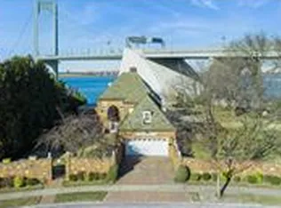 1-21 Malba Drive 1 image 1 of 21