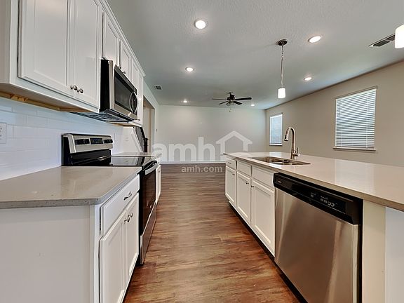 3rd image of 576 Onate Cir