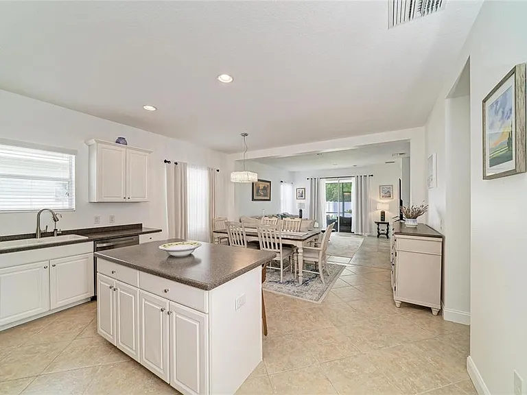 4650 Woodbrook Dr — Photo 9