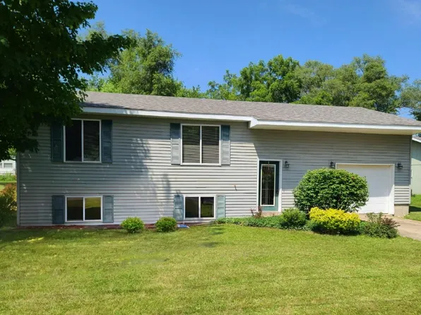 403 Haskins Dr, Pardeeville, WI 53954