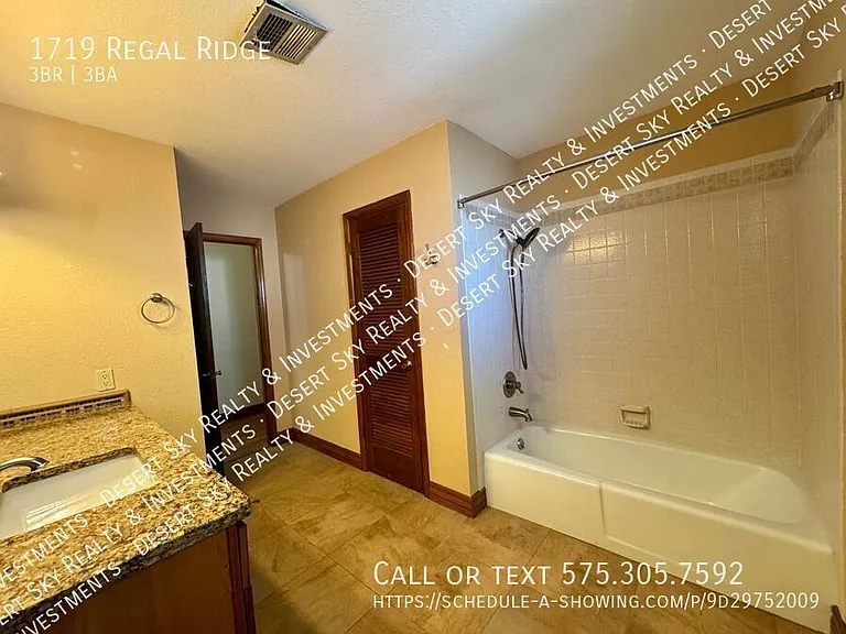 1719 Regal Rdg — Photo 35