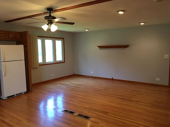 4th image of 1035 Crescent Ct