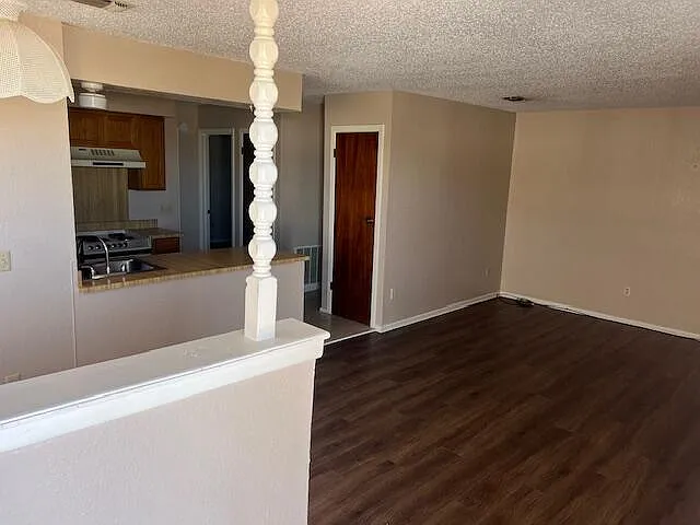 2 bed, 1.0 bath, 773 sqft, $950 — Photo 3