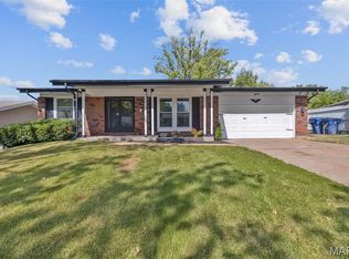 4471 Rhine Dr, Florissant, MO 63033