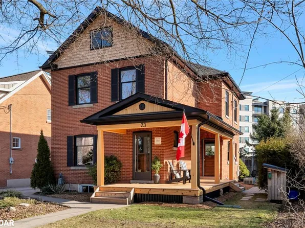 23 Court St N, Milton, ON L9T 2S2
