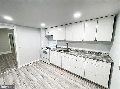 1st image of 926 N Pine St #1