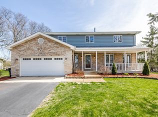 8001 William Dr, Willowbrook, IL