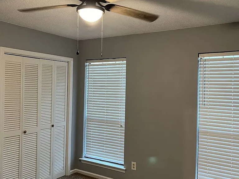 112 Blackhawk Dr — Photo 9
