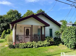 32 Liberty St, Bemus Pt, NY