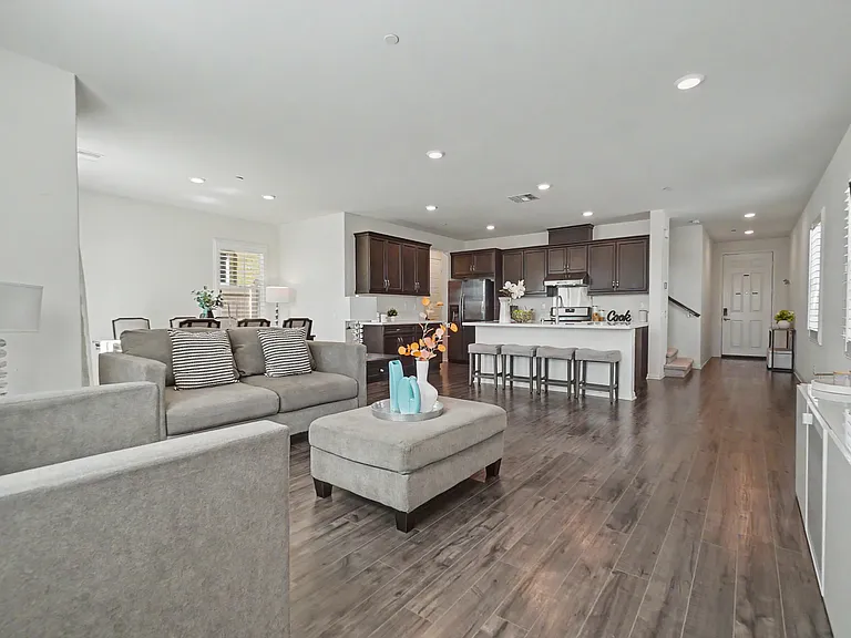 821 Parisa Pl — Photo 12