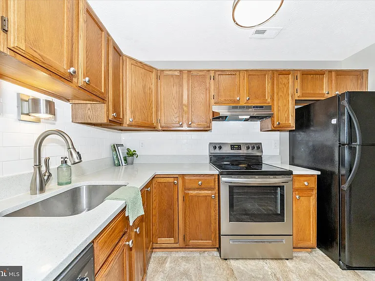 2112 Whitehall Rd #1C — Photo 17