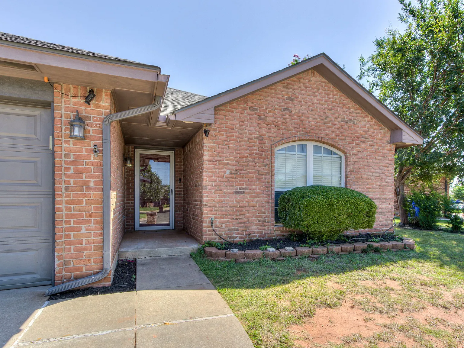 3 bed, 1486 sqft, $1,800 — Photo 1