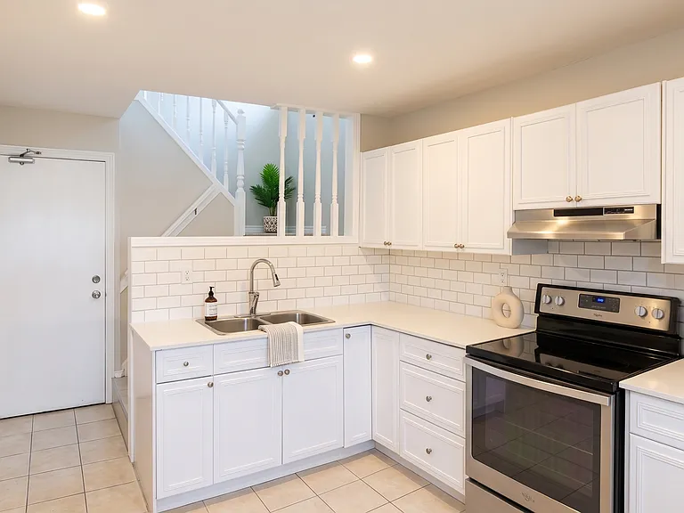 659 Wilson St #3 — Photo 11