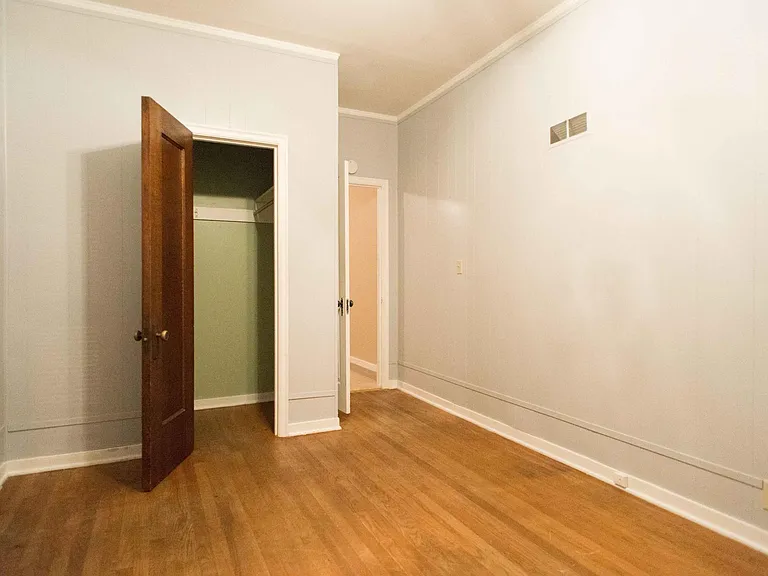 1240 Broadway N #2 — Photo 16