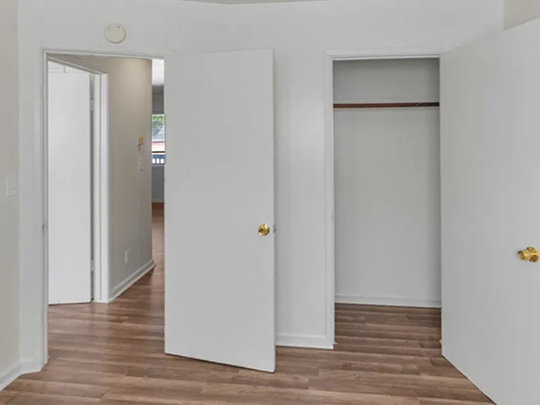 1217 Haskell St — Photo 6