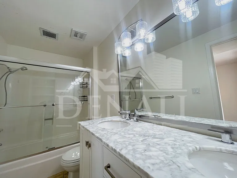 2401 E Meadowbrook Ave — Photo 25