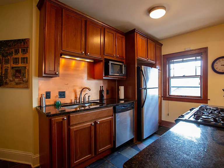 3229 Garfield Ave #202 — Photo 8