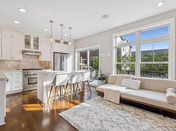 336 Spring St, Saint Paul, MN 55102