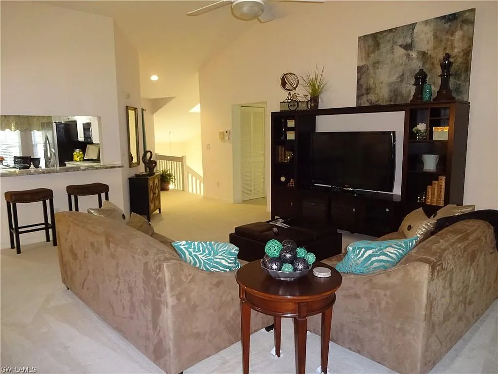 2 bed, 2.5 bath, 2085 sqft, $6,000 — Photo 3