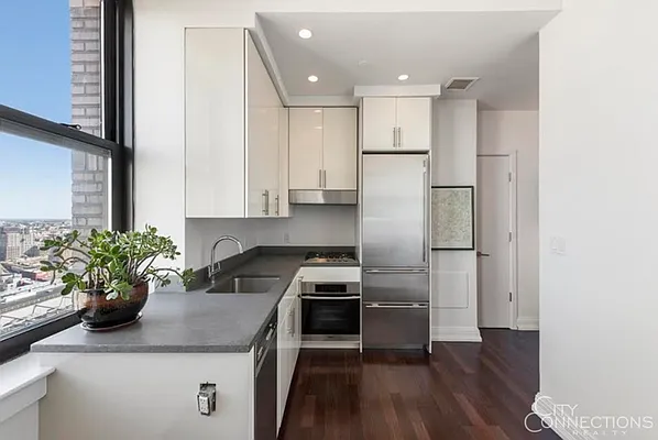 Rented by City Connections Realty | media 18