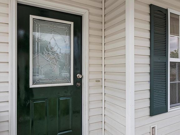 5th image of 35 Glenn Wade Dr
