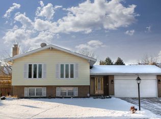 18W025 Holly Ave, Darien, IL 60561