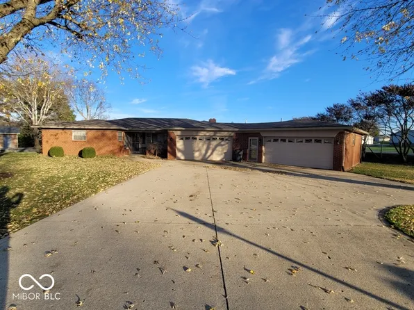 350 E Rivercrest Dr, Rushville, IN 46173
