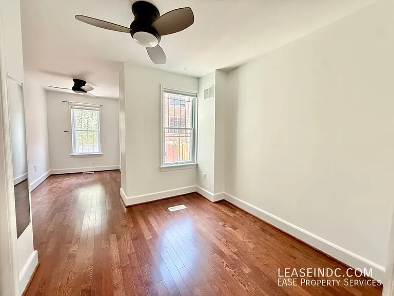 2333 17th St NW — Photo 19