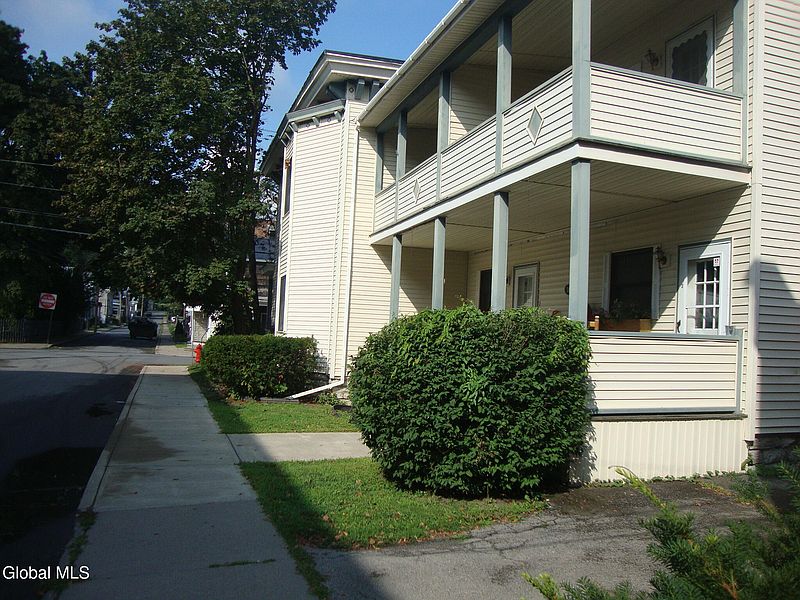 4th image of 14 Center Street
