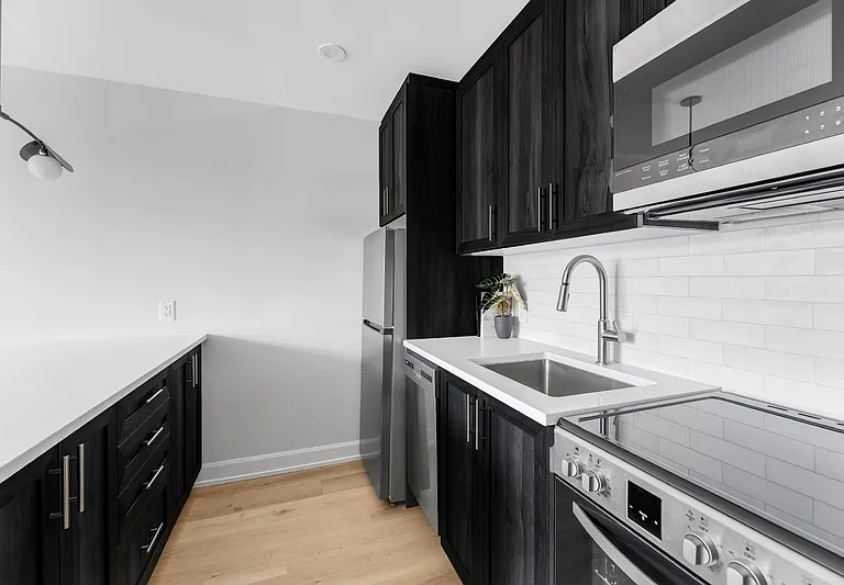 658 Somerset St W #101 — Photo 15