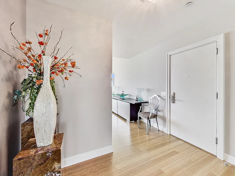 340 E Randolph St #4901 — Photo 6