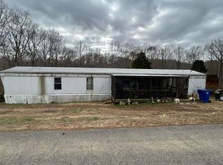 15 Hell Bender Ln, Scottsville, KY 42164