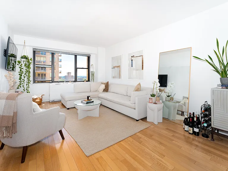 345 E 80th St #30E — Photo 1