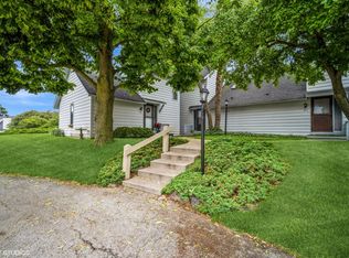 660 Beth Ct, Gurnee, IL 60031