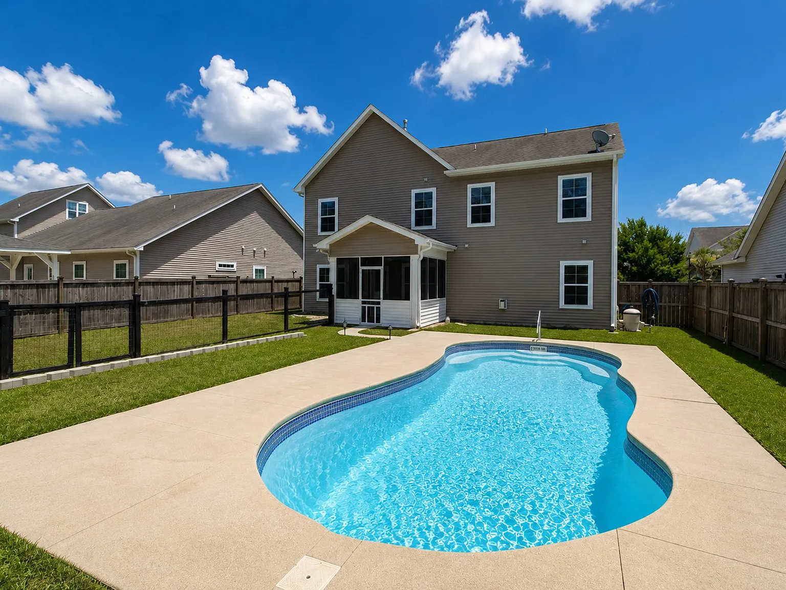 3252 Dunwick Dr — Photo 2
