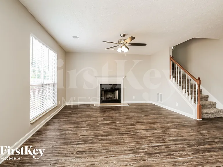 6005 Monroe Xing — Photo 2