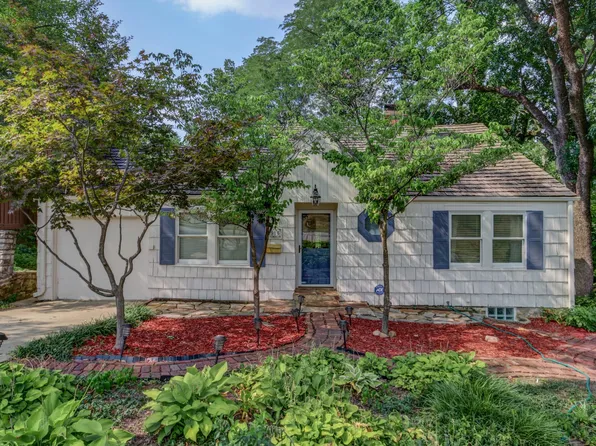 1914 W 50th Ter, Westwood Hills, KS 66205
