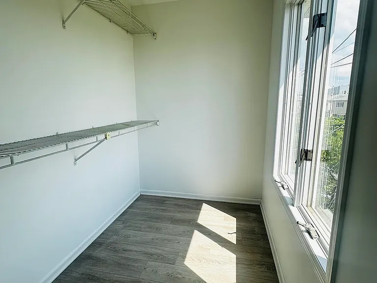 173 W 21st St #3 — Photo 11