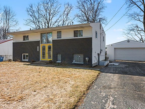 3rd image of 2429 Cumberland St