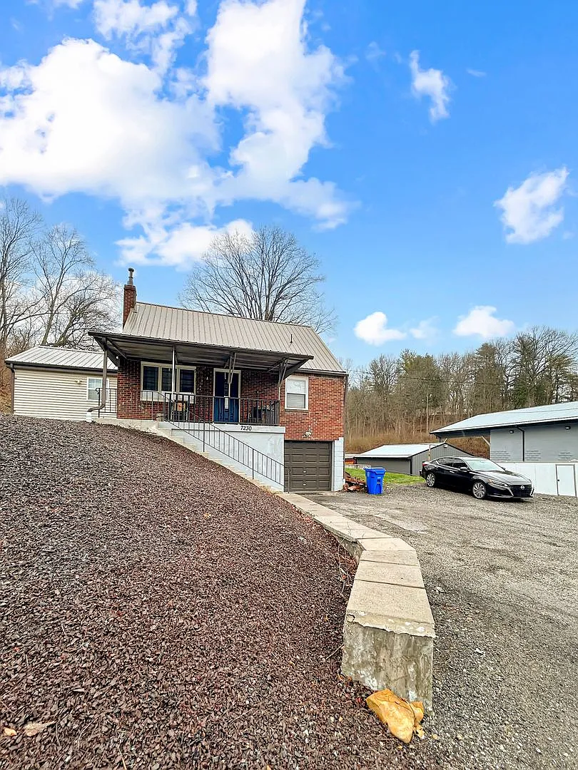 7230 Noblestown Rd photo 1